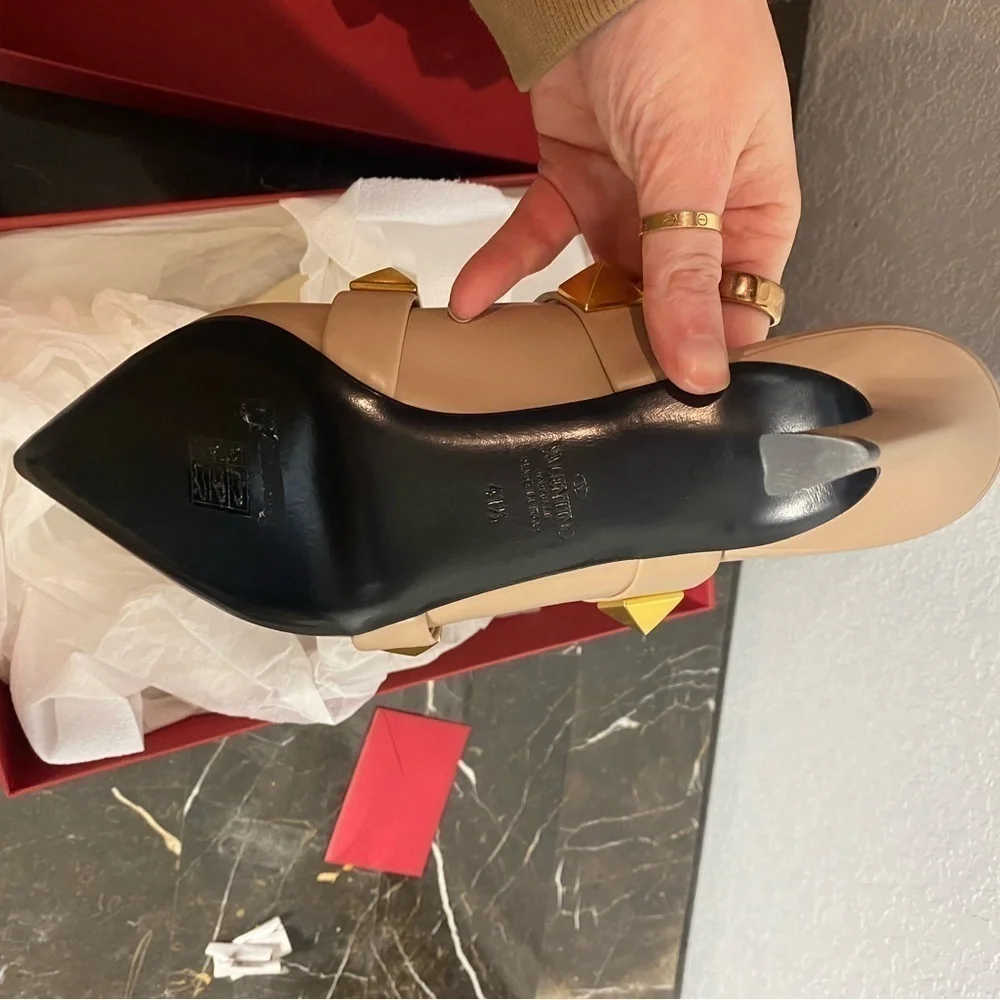 Valentino Garavani Leather Oversized Rockstud Mules 65 nude/blush color - Picture 12 of 15